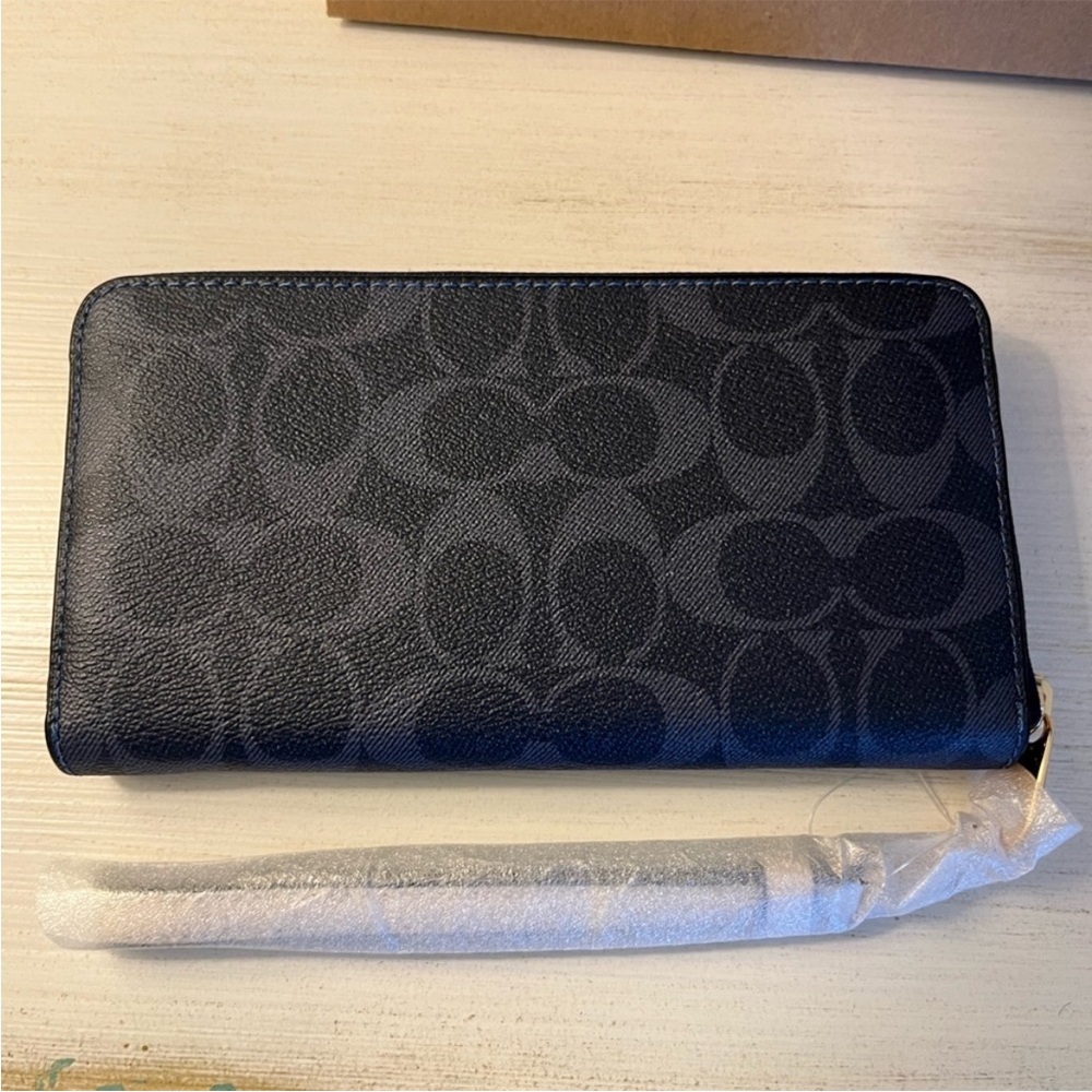 Coach Wallet Long Zip Around w/ Wrist Strap Denim Multi NWT - Picture 3 of 6
